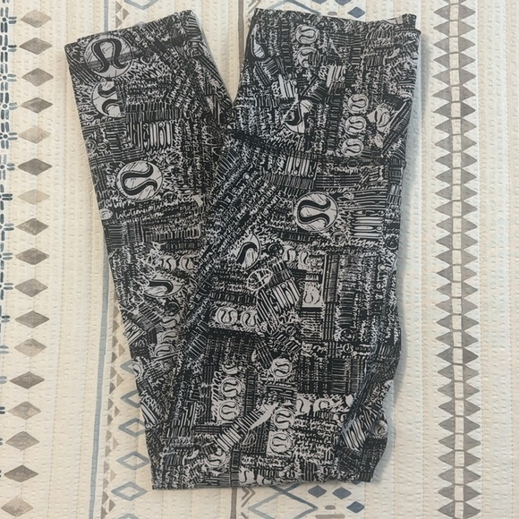 Lululemon Wunder Train High-Rise Tight 25" in Tear It Up Alpine White Black - Picture 5 of 9